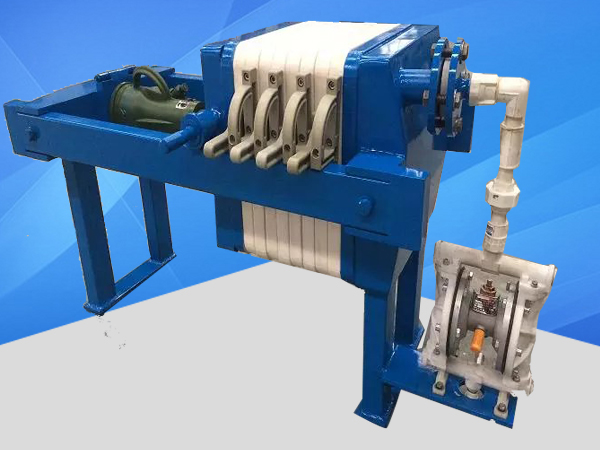 小型壓濾機出現(xiàn)漏料是什么原因造成的？